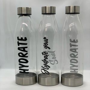 22 oz Reusable Water Bottle BPA Free Plastic NWT